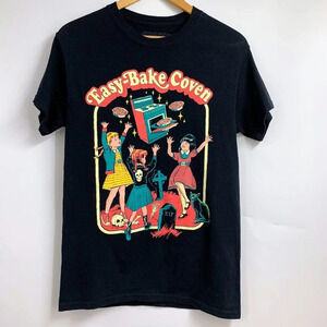 Creepy Co Women's Easy Bake Coven Retro Graphic Print Short Sleeve Shirt‎ Size S